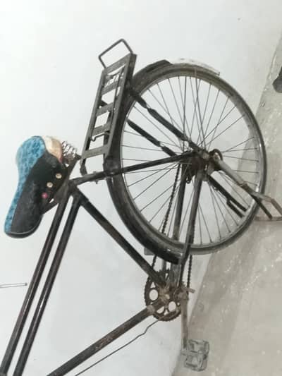 Eagle Cycle 22 inch ki hai aur achi condition hai03289137811