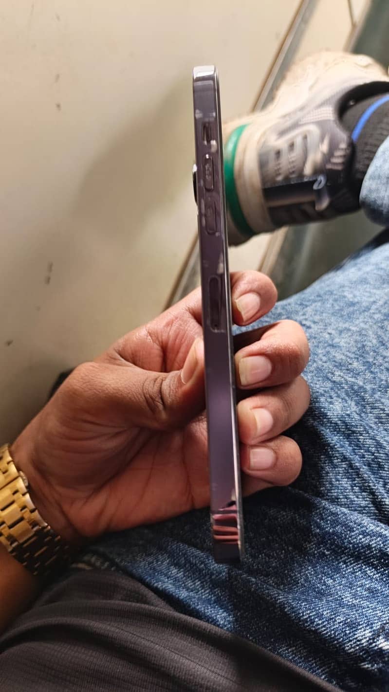Apple iPhone 14 Pro Max 4