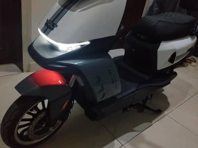 MY SCOOTY LOOKING SCOOTY VOLT POWERED BY ROAD PRINCE