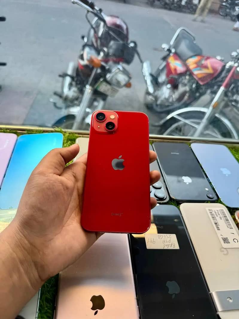 Apple iPhone 13 0