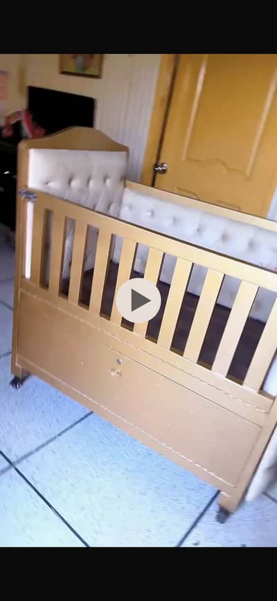 baby cot