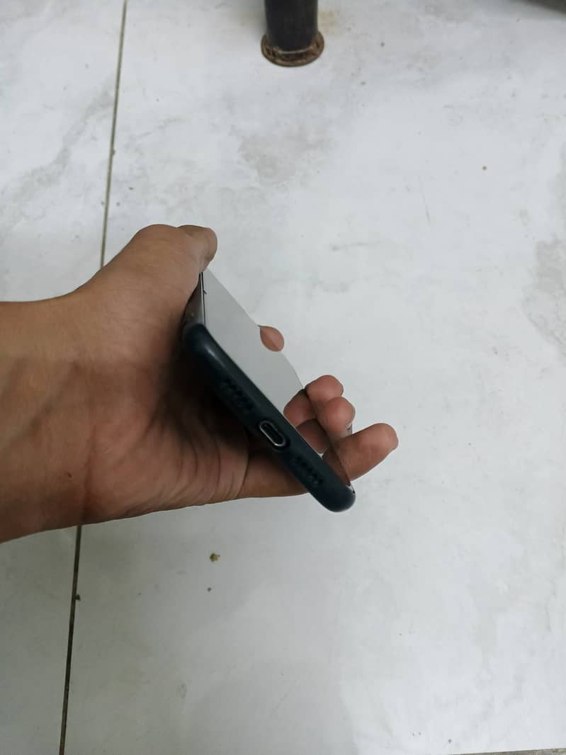 One Plus 6T 4