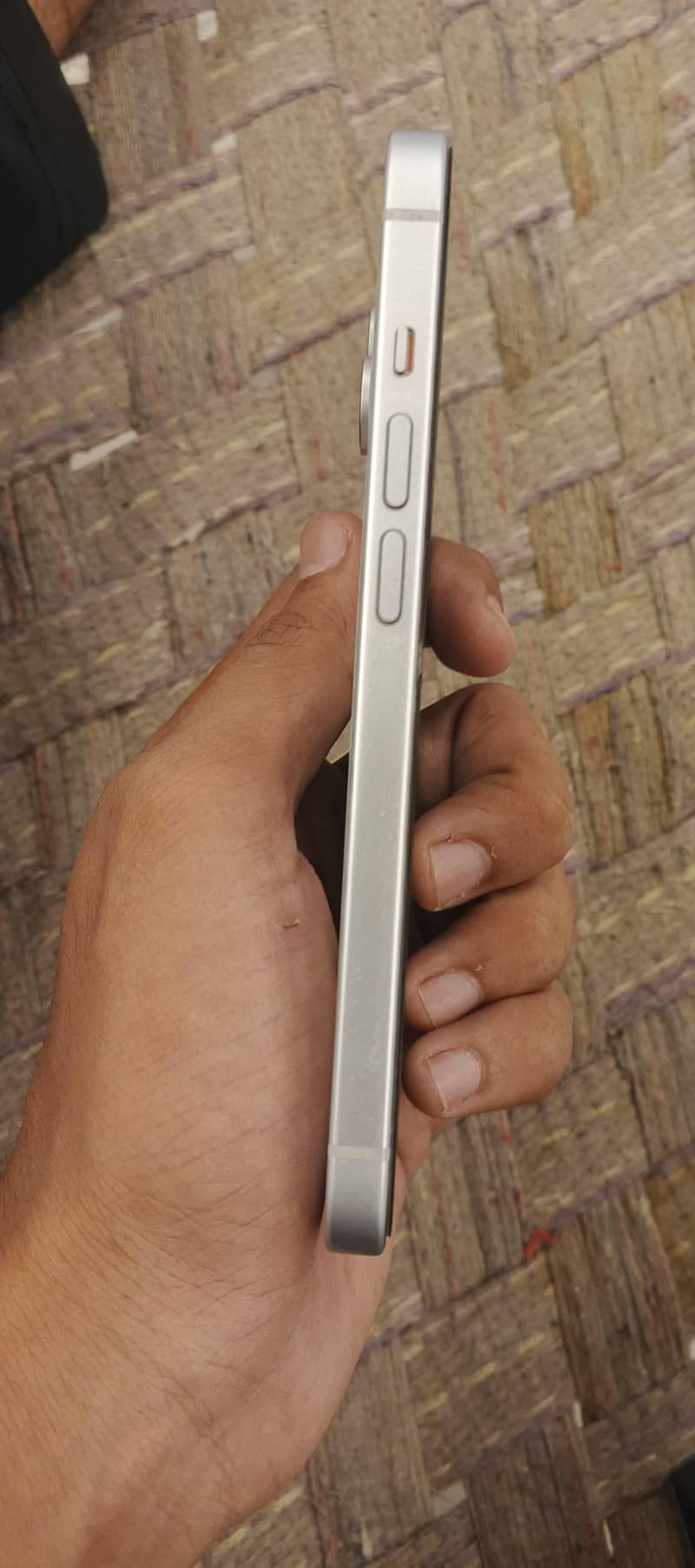 Apple iPhone 15 12