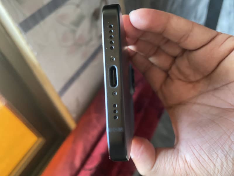 Apple iPhone 15 4