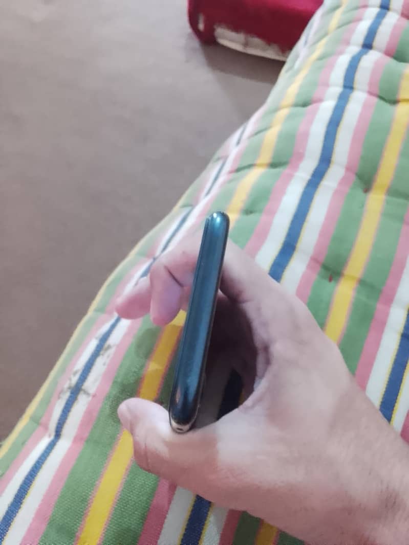 Apple iPhone SE 3