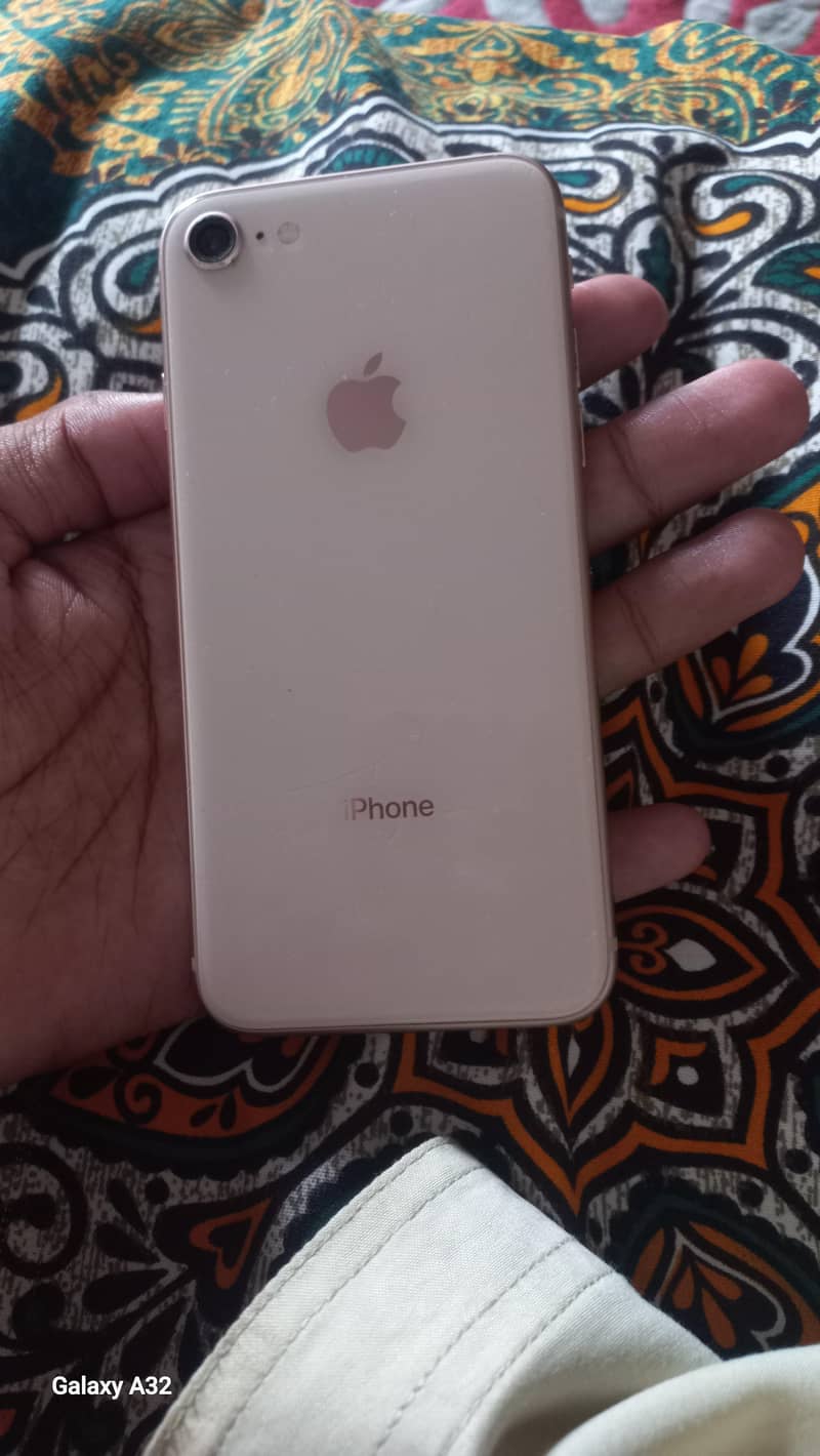 Apple iPhone 8 3