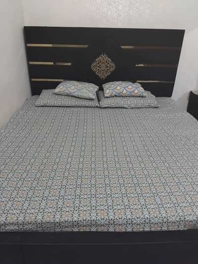 bkack velvet king size bed with 2 side tables and dressing