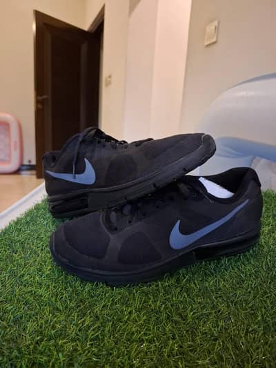 Thrifted Shoes in Premium condition