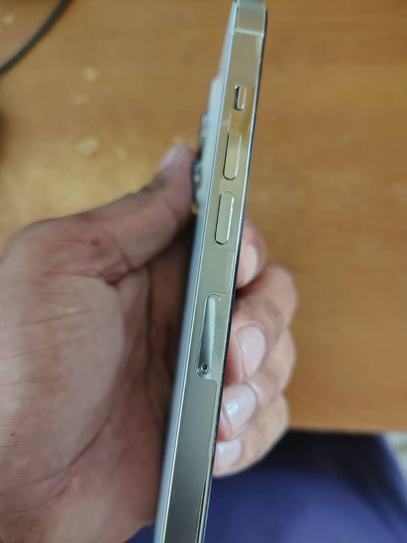 Apple iPhone 13 Pro 3
