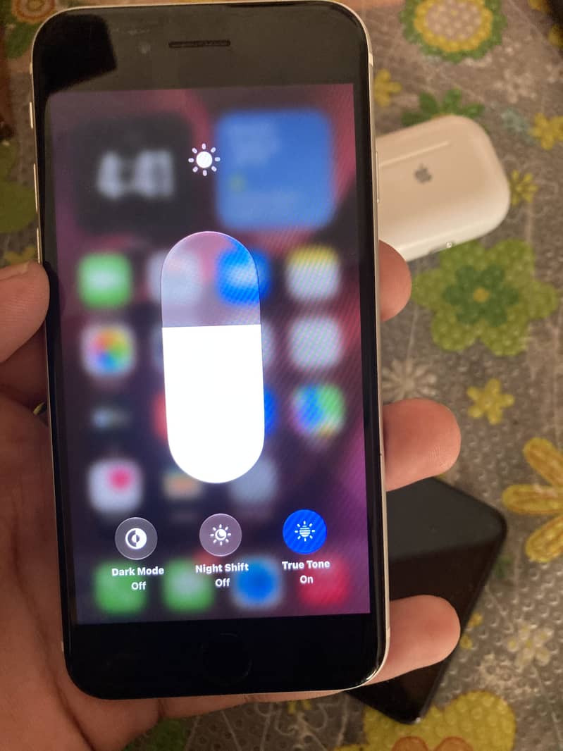 Apple iPhone SE 0