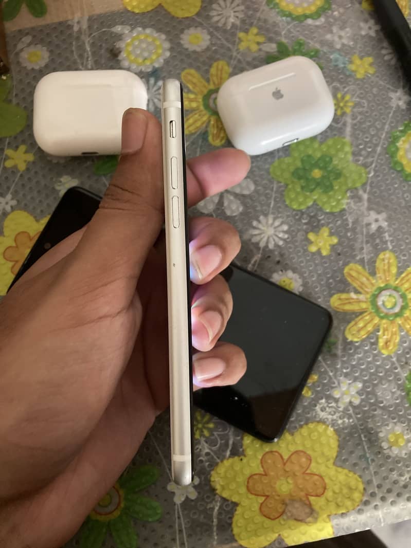 Apple iPhone SE 3