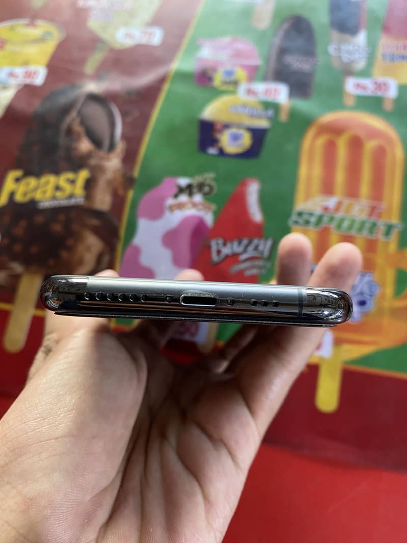 Apple iPhone 11 Pro 0