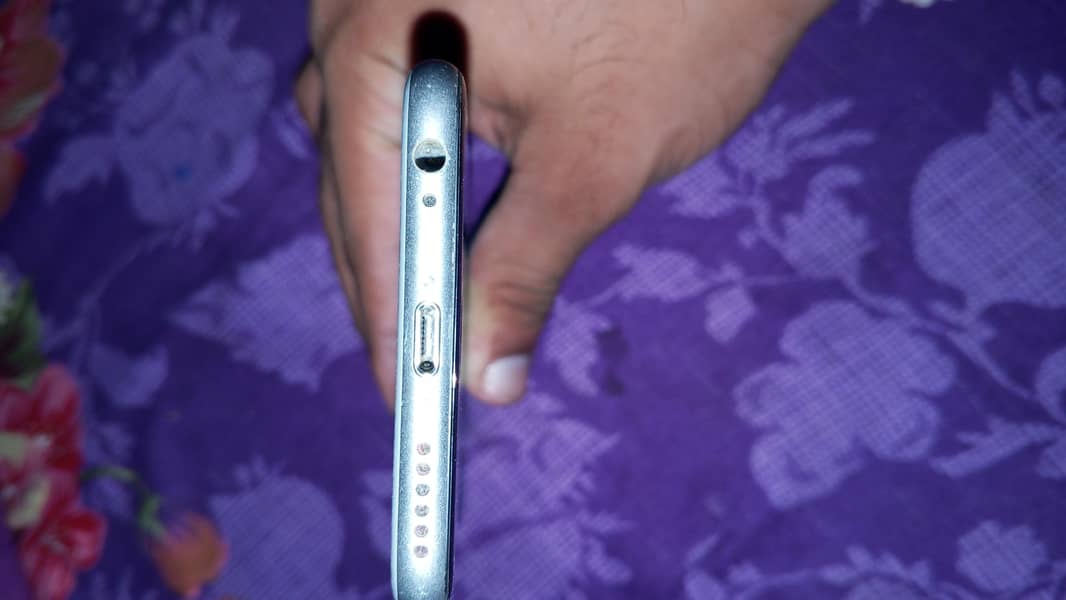 Apple iPhone 6S 3