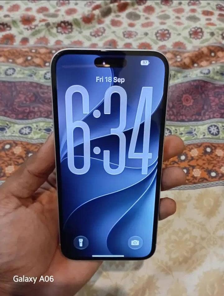 Apple iPhone 15 plus 0