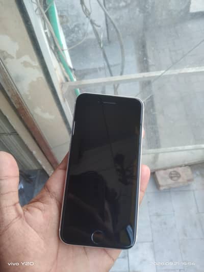 Apple iPhone SE