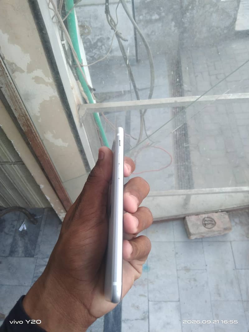 Apple iPhone SE 3