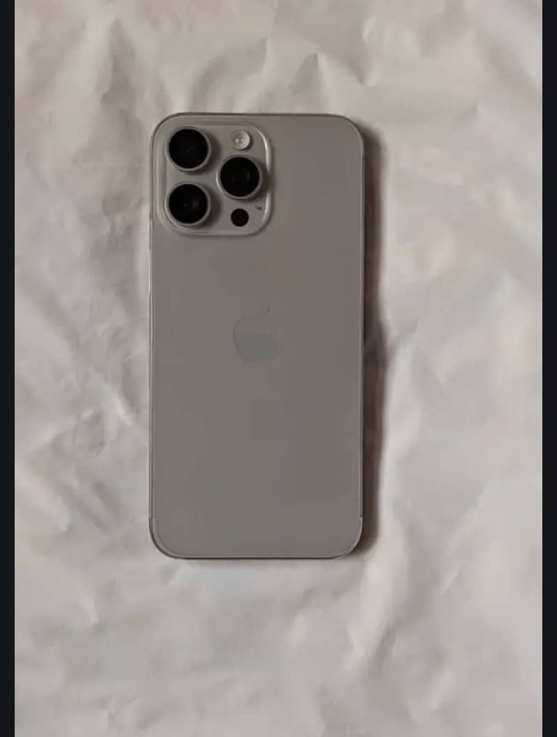 Apple iPhone 15 Pro Max 1
