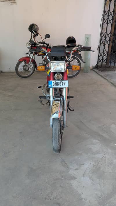 united 70cc Red color