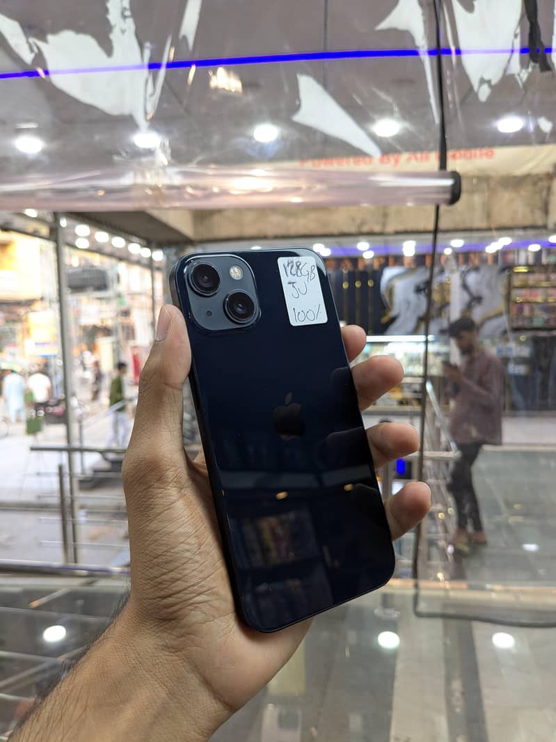 Apple iPhone 13 0
