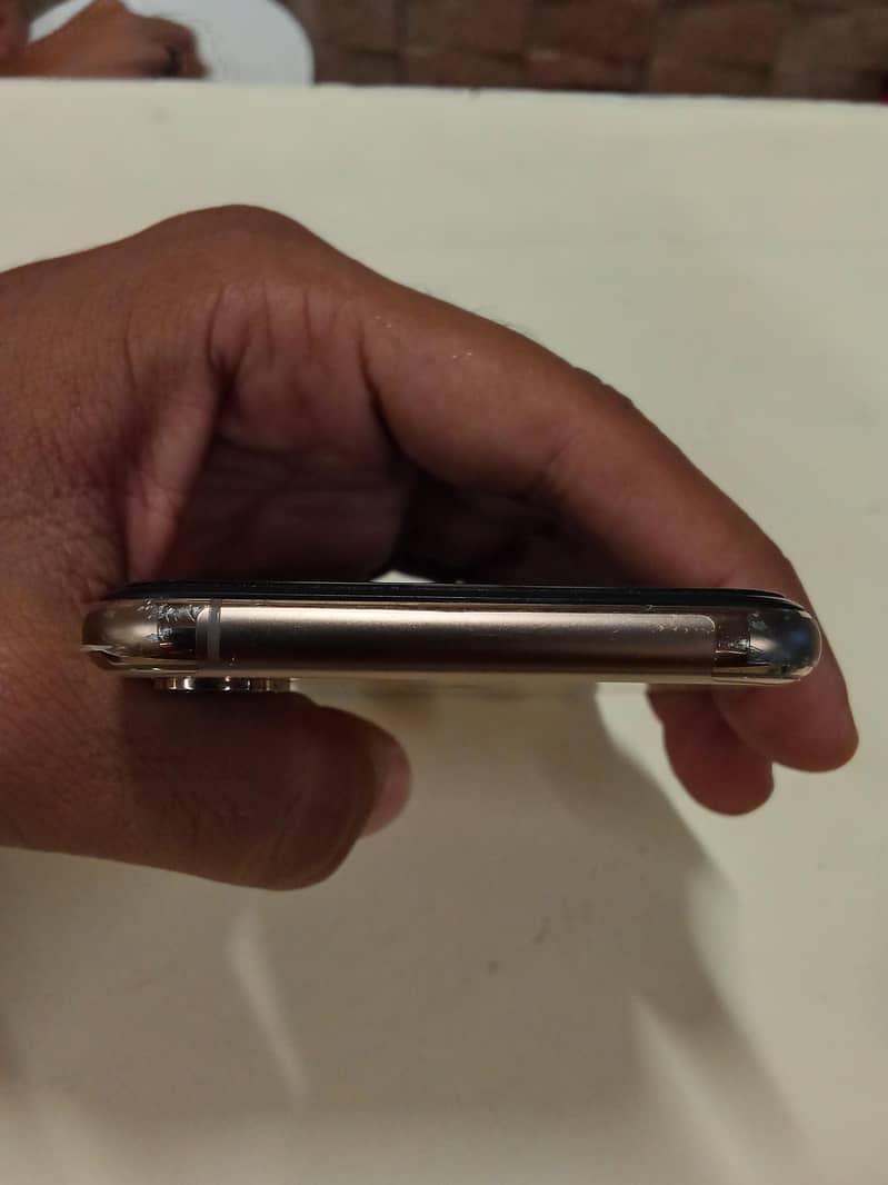 Apple iPhone XS 1