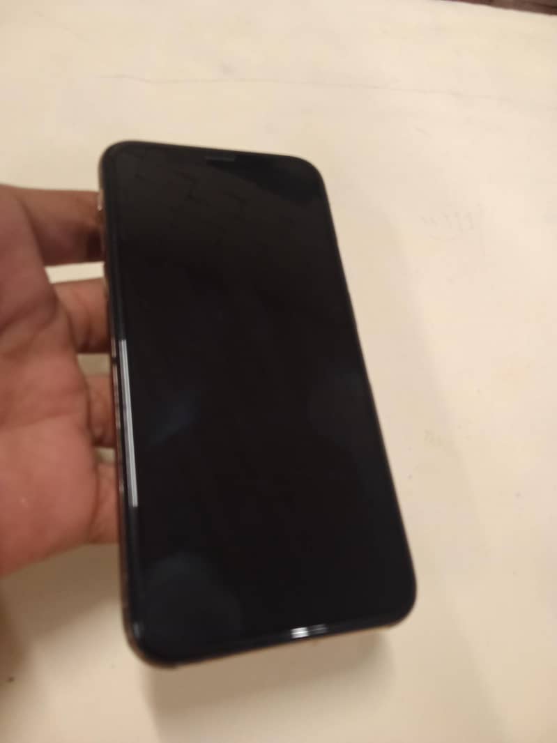 Apple iPhone XS 5