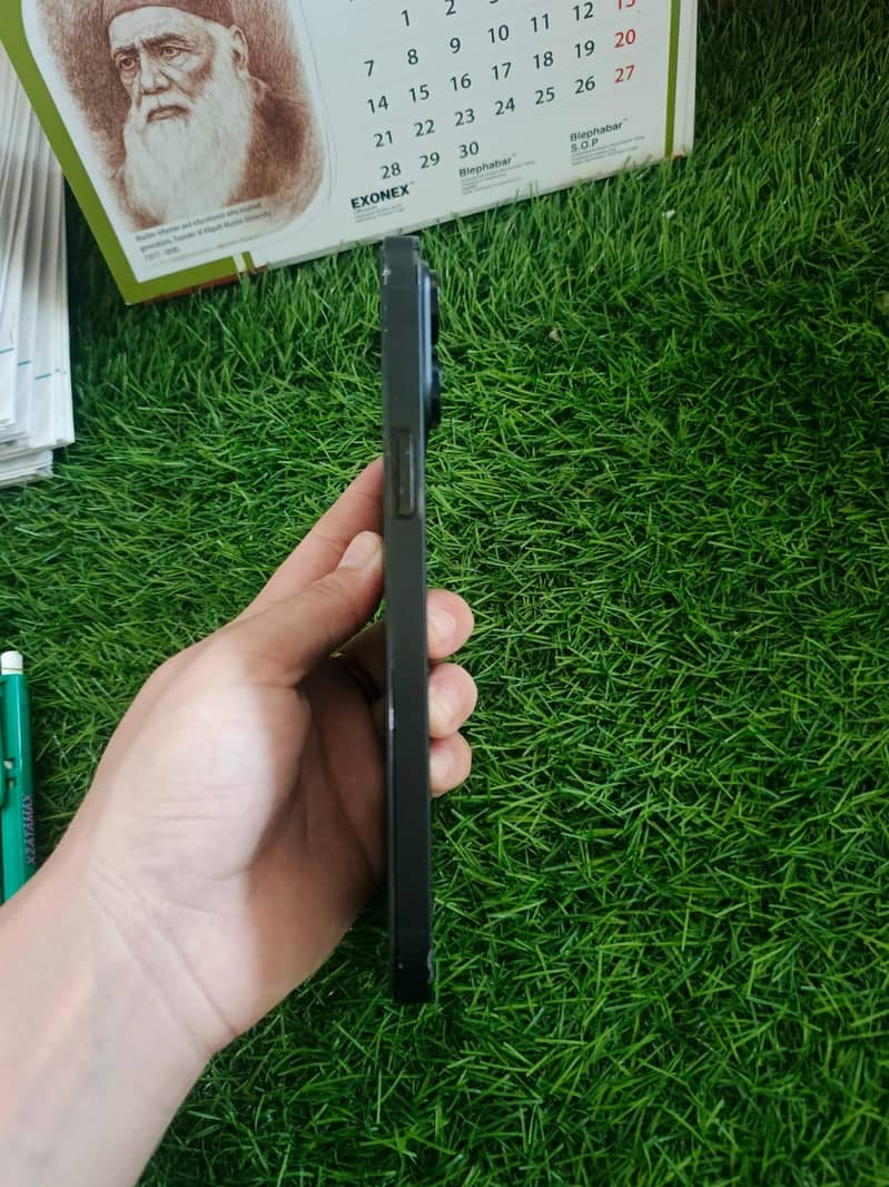 Apple iPhone 14 Pro Max 1