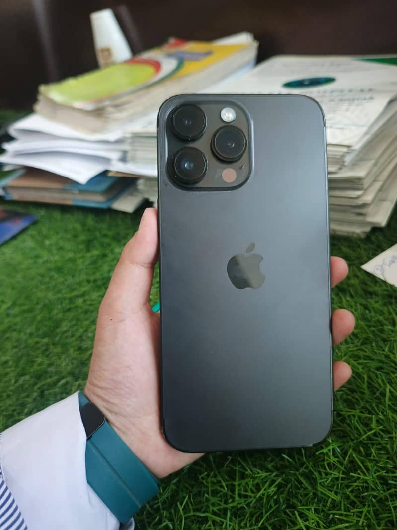 Apple iPhone 14 Pro Max 4
