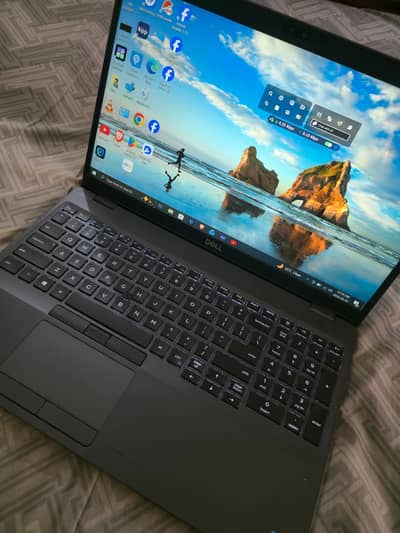 Dell Latitude 5500 | i5 8th Gen | 8GB RAM | 256GB SSD | Good Condition