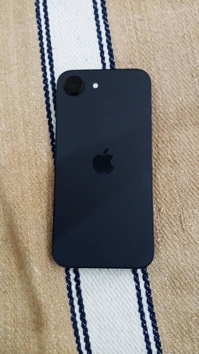 Apple iPhone 16e
