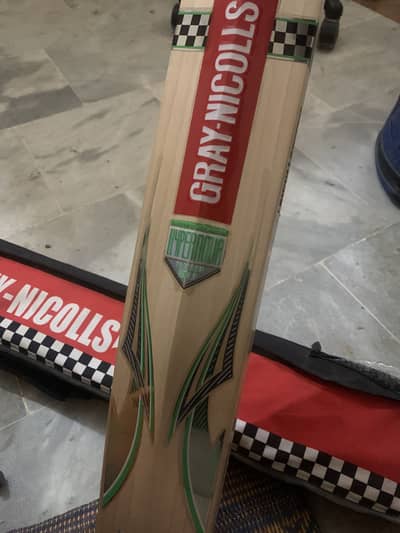 Grey nicollas cricket bat