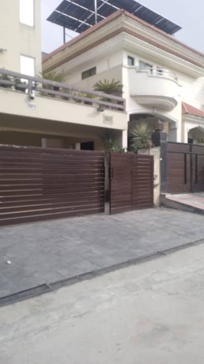1 kanal double story house for rent in E-11/1