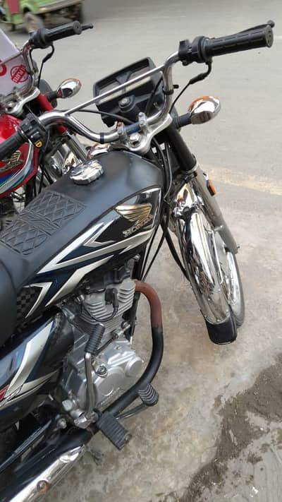 Honda CG 125 2025 Model – 9,292 KM – Excellent Condition