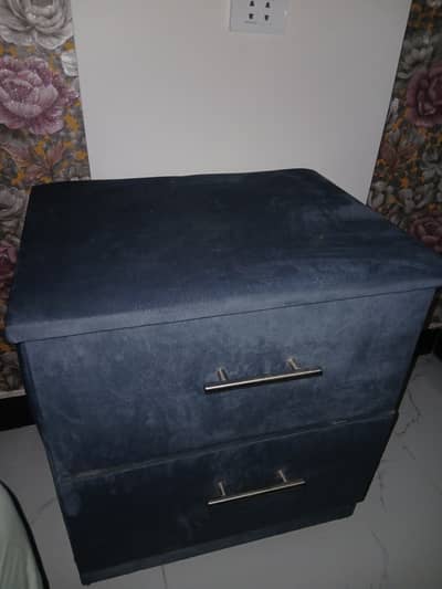 bed with 2 side tables