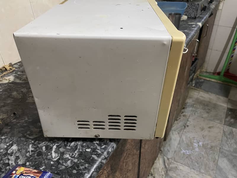 Dawlance Micro oven 7