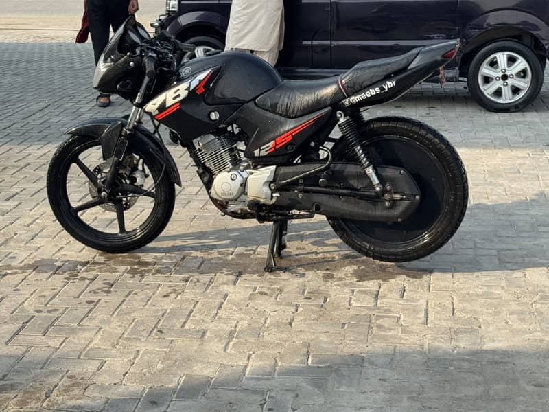 YBR 125 2