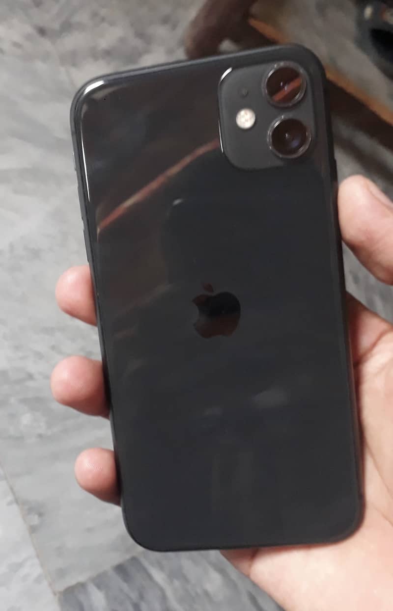 Apple iPhone 11 4