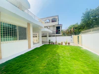 HOUSE AVAILABLE FOR RENT Prime Location: F-8, Islamabad 533 Sq. Yards House