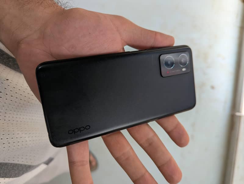 OPPO A76 1