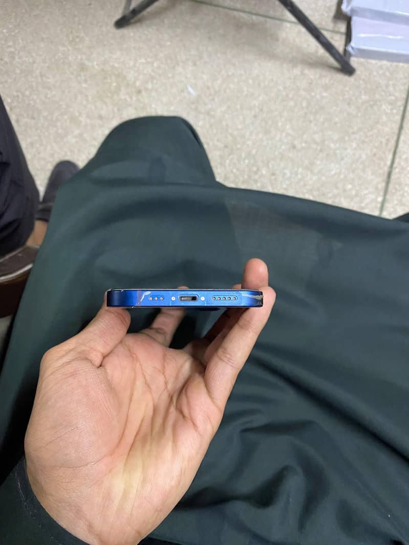 Apple iPhone 12 5