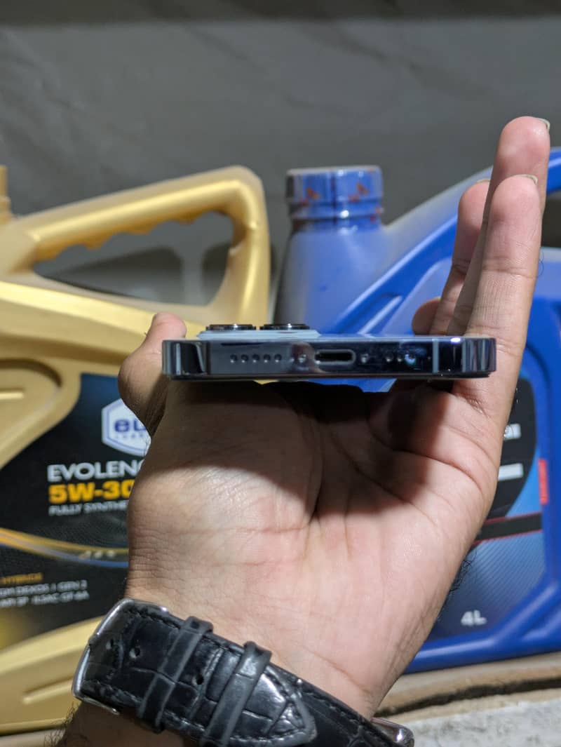 Apple iPhone 13 Pro 1
