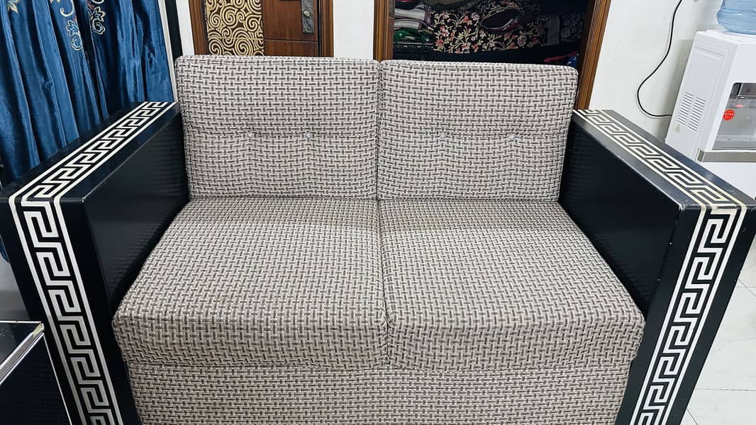2-3 sofa 1