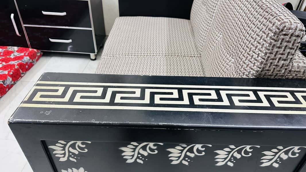2-3 sofa 4