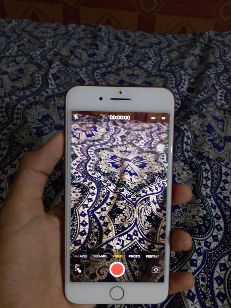 Apple iPhone 7 Plus 3