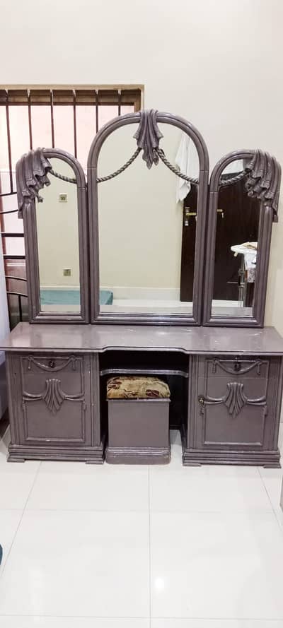 Dressing Table for Sale