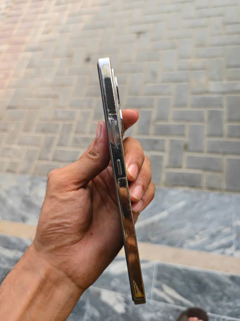 Infinix Note 40 5