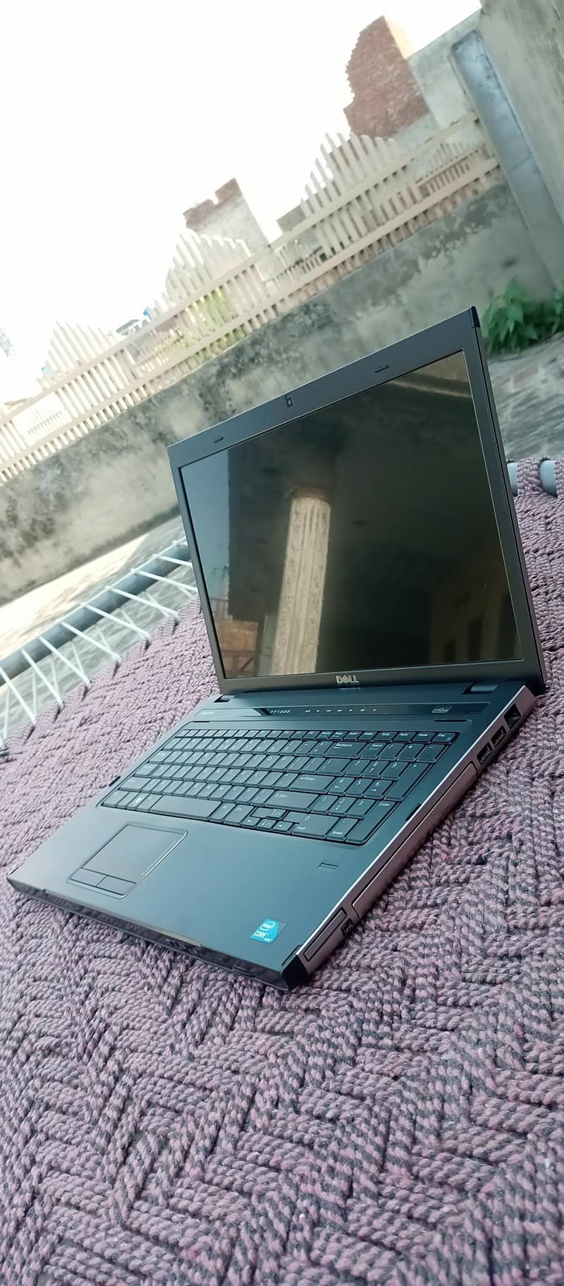 DELL VOSTRO 1