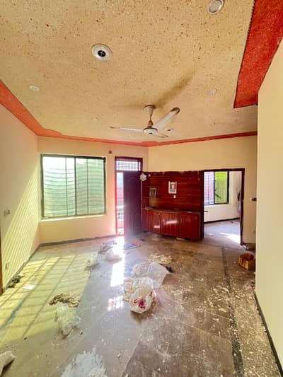 5 Marla First floor available for rent