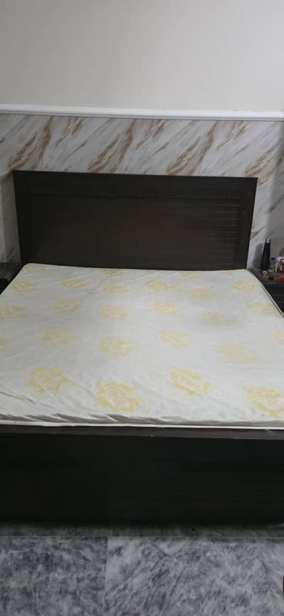 Double bed for sale (King size)