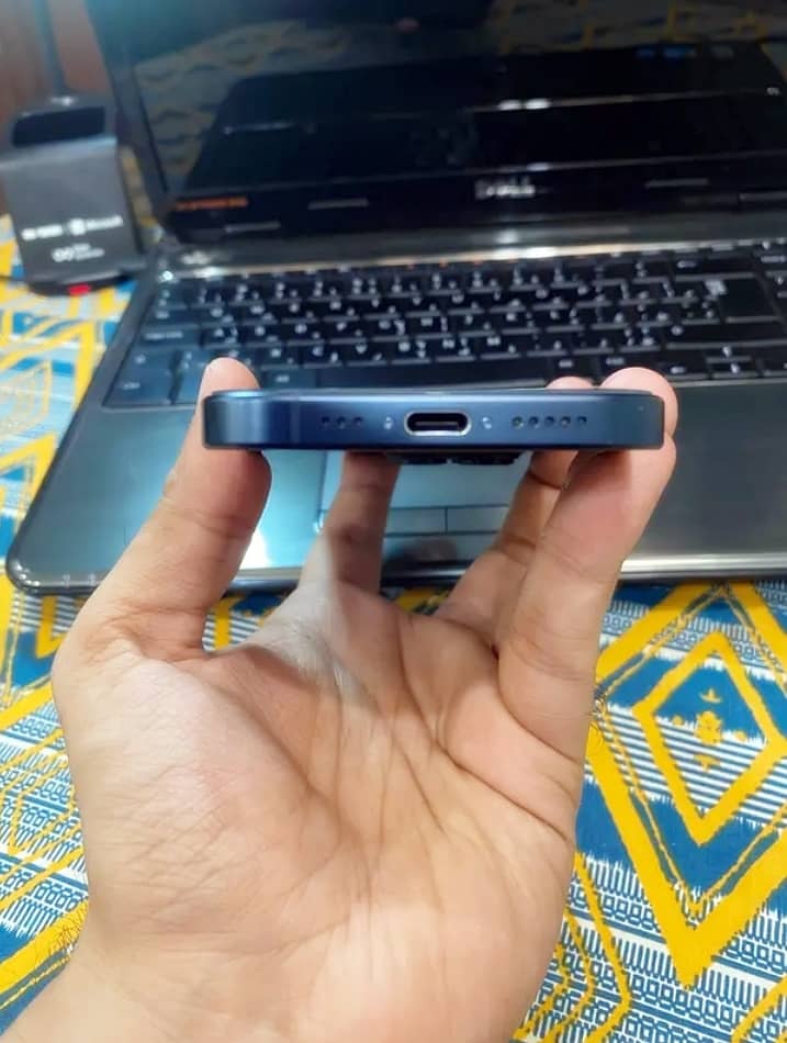 Apple iPhone 15 Pro 3