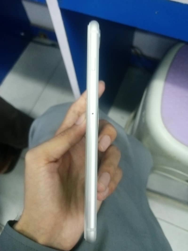 Apple iPhone 8 Plus 2